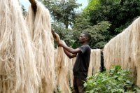 From Agricultural waste to textiles and from textiles to soil amendments